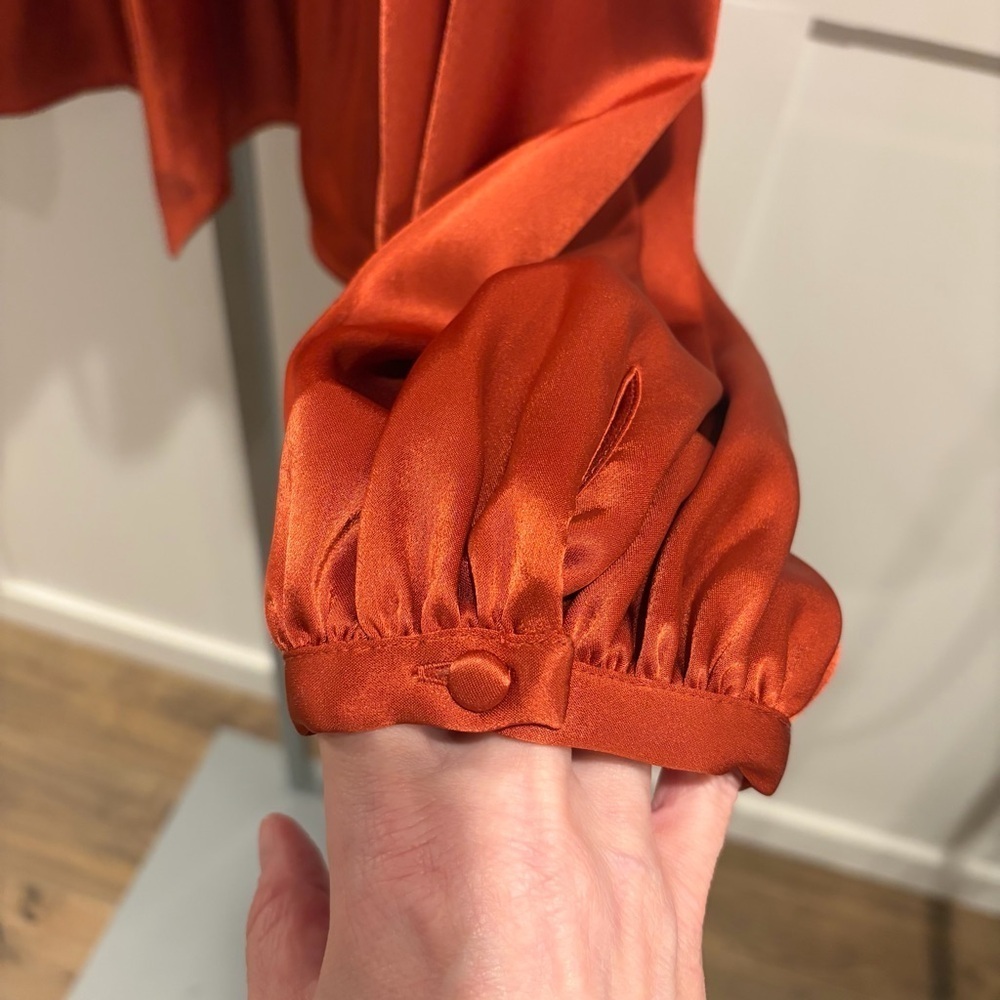 David Lerner Burnt Orange Satin Bow Blouse Ruffle Hem Top size XS - Picture 6 of 7